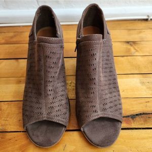 Madeline womens Peep toe booties 8.5 ankle boots brown perforated